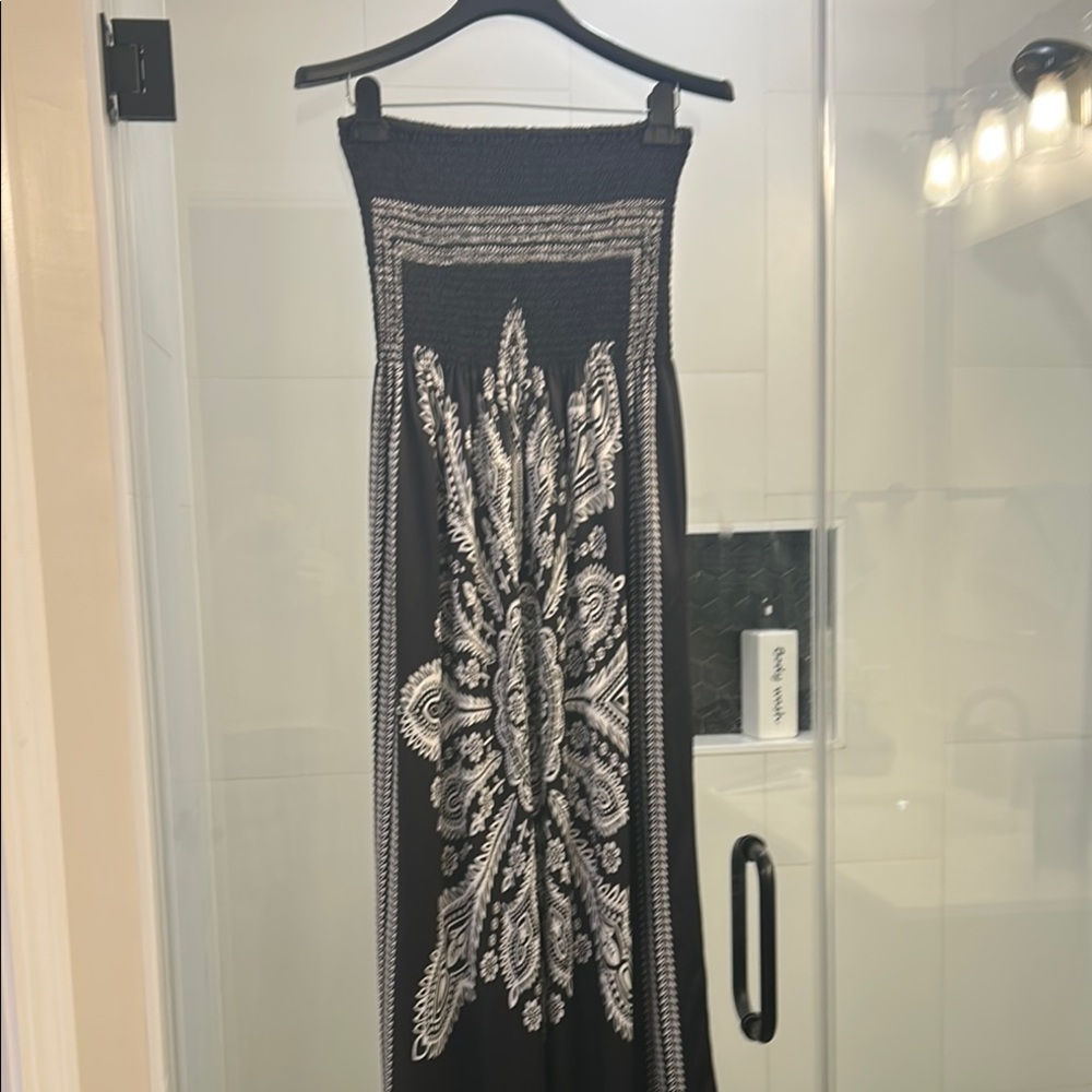 Black and White strapless dress